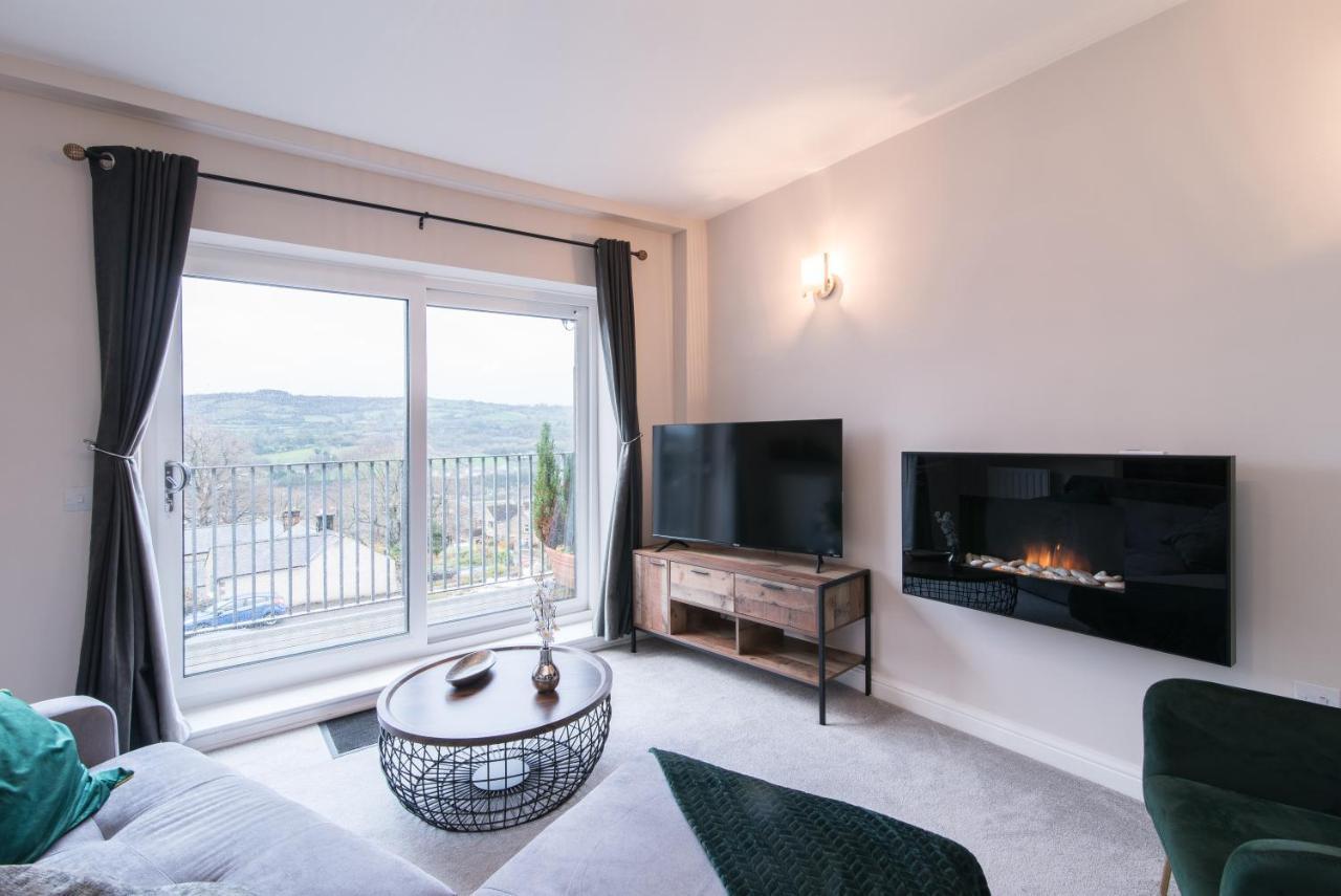 Immaculate 3 Bed House - Stunning Balcony Views Appartement Matlock  Buitenkant foto