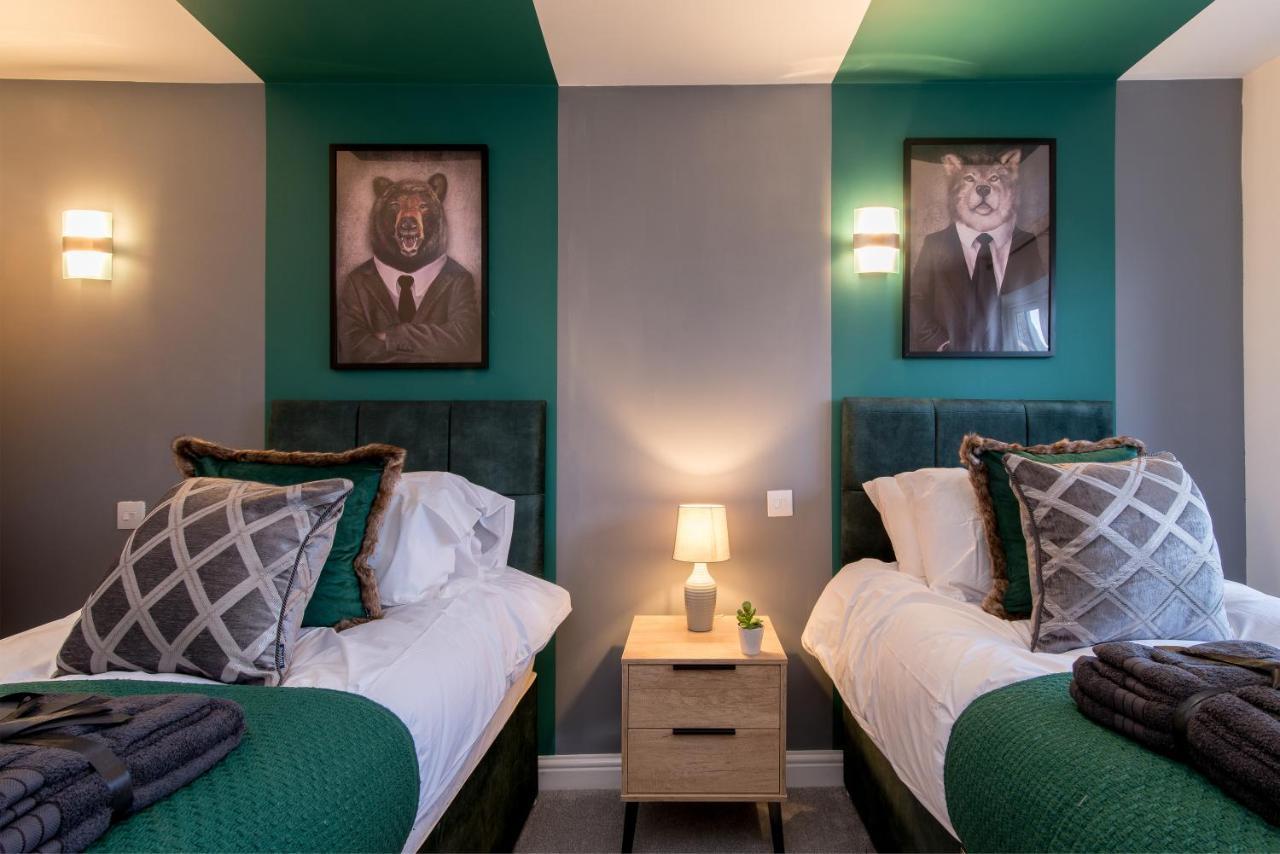 Immaculate 3 Bed House - Stunning Balcony Views Appartement Matlock  Buitenkant foto
