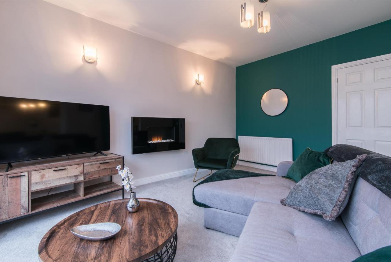 Immaculate 3 Bed House - Stunning Balcony Views Appartement Matlock  Buitenkant foto