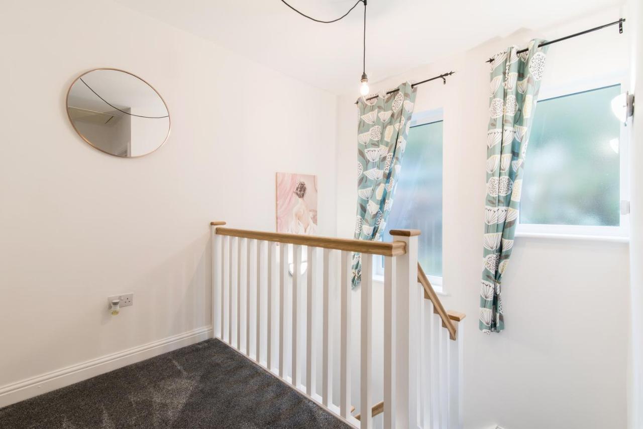 Immaculate 3 Bed House - Stunning Balcony Views Appartement Matlock  Buitenkant foto