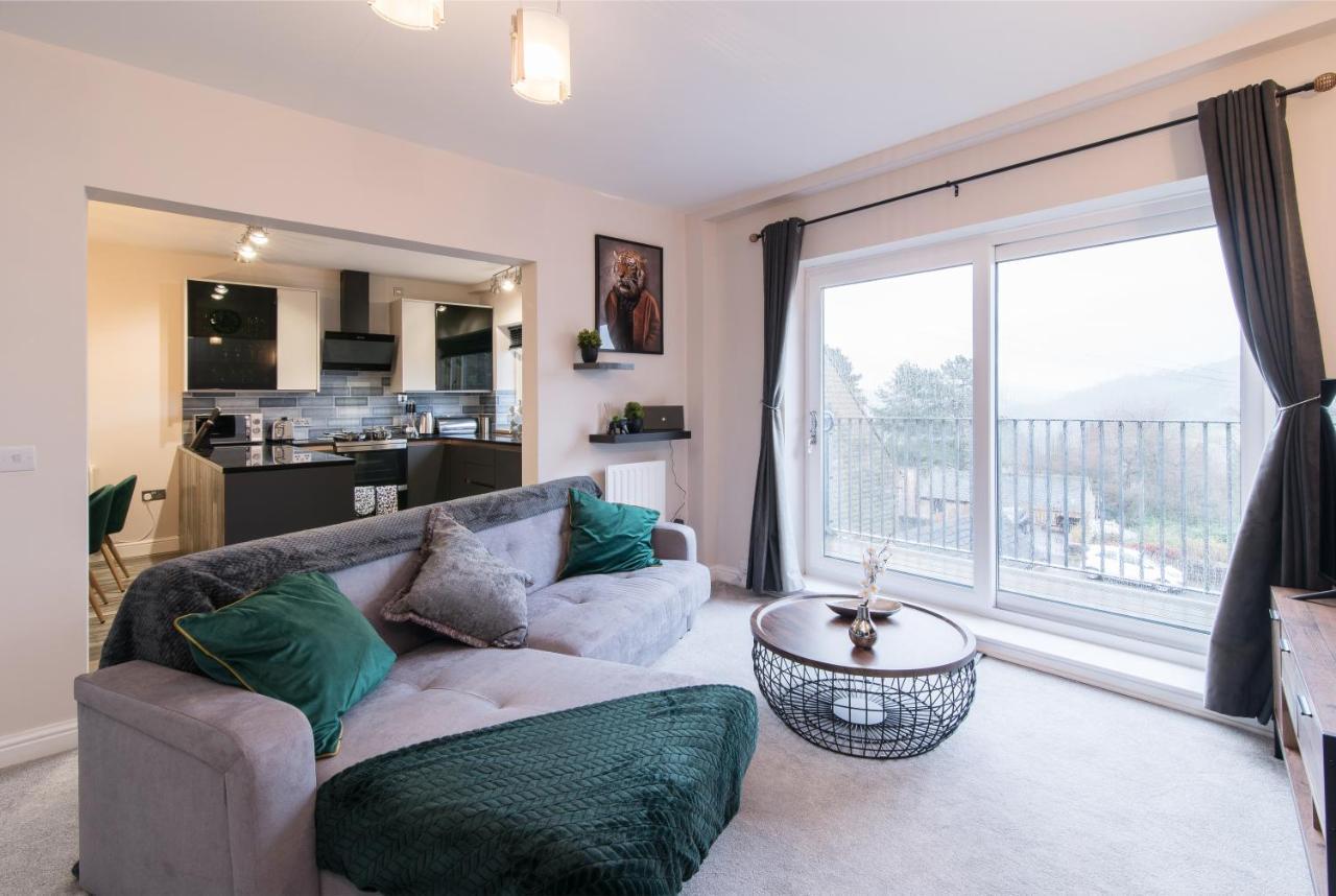 Immaculate 3 Bed House - Stunning Balcony Views Appartement Matlock  Buitenkant foto