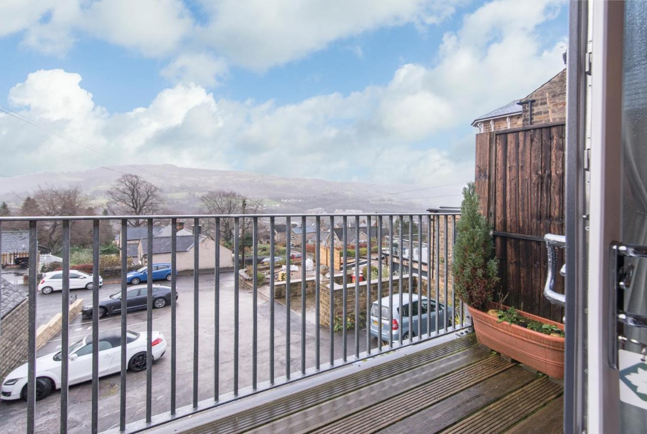 Immaculate 3 Bed House - Stunning Balcony Views Appartement Matlock  Buitenkant foto