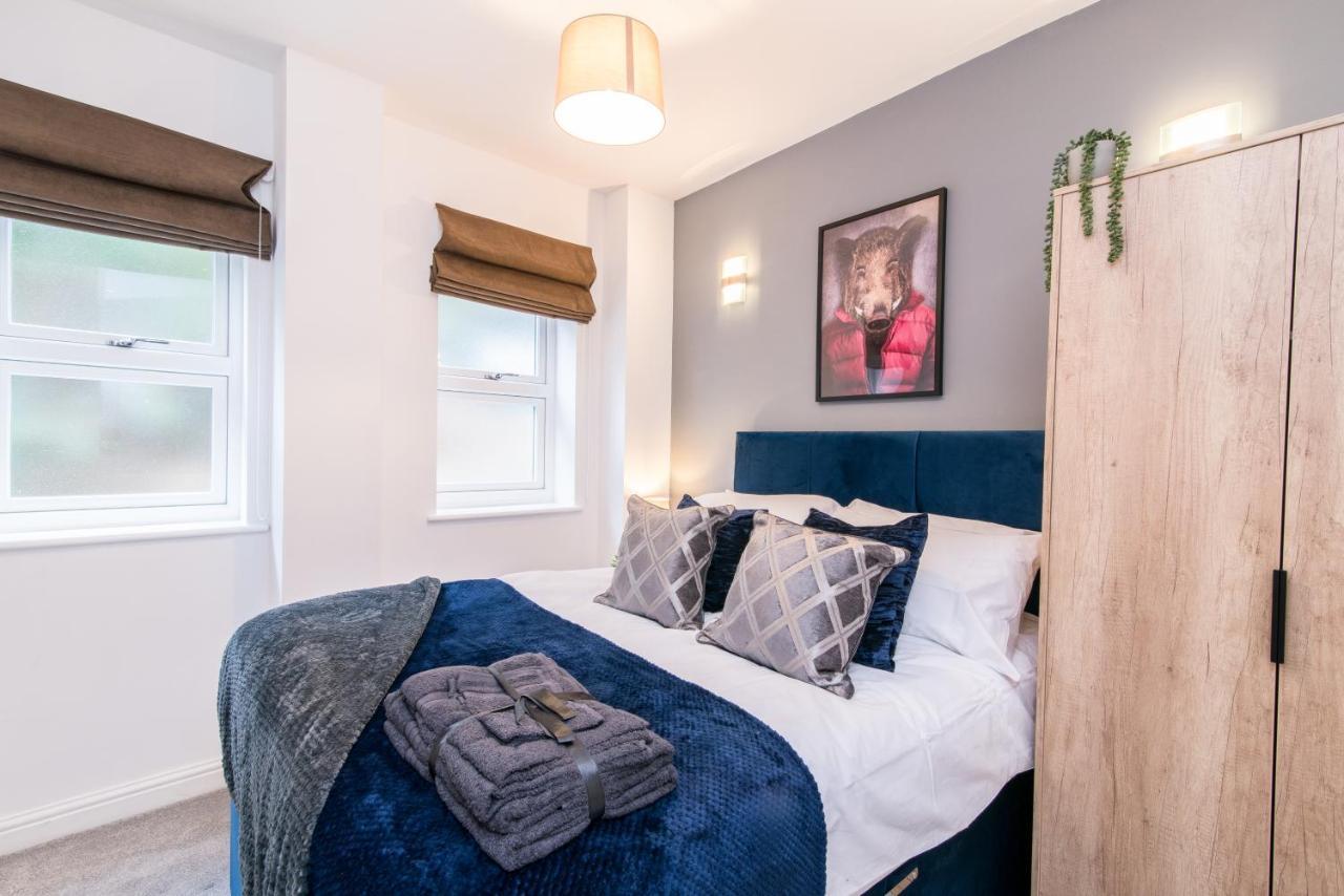 Immaculate 3 Bed House - Stunning Balcony Views Appartement Matlock  Buitenkant foto