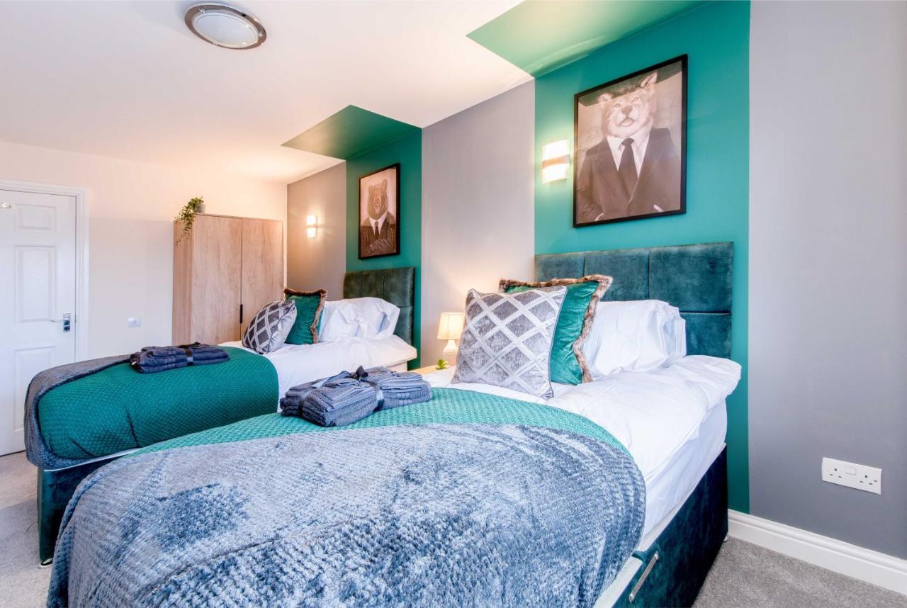 Immaculate 3 Bed House - Stunning Balcony Views Appartement Matlock  Buitenkant foto